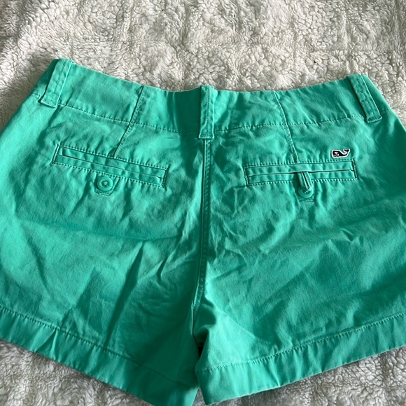 Vineyard Vines, everyday short, women’s size 2 - Picture 6 of 9